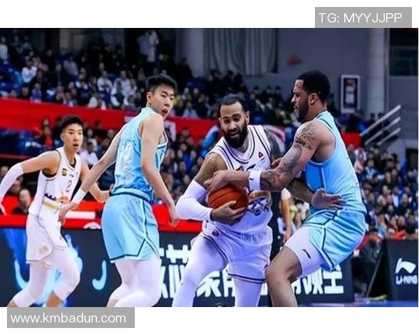 北控队与青岛队激战正酣谁能在这场对决中笑到最后